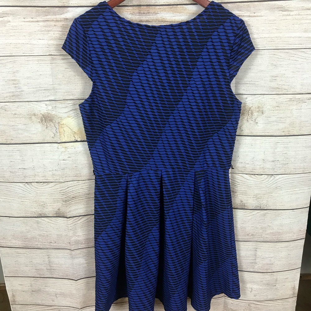 IZByer dress - Picture 5 of 6